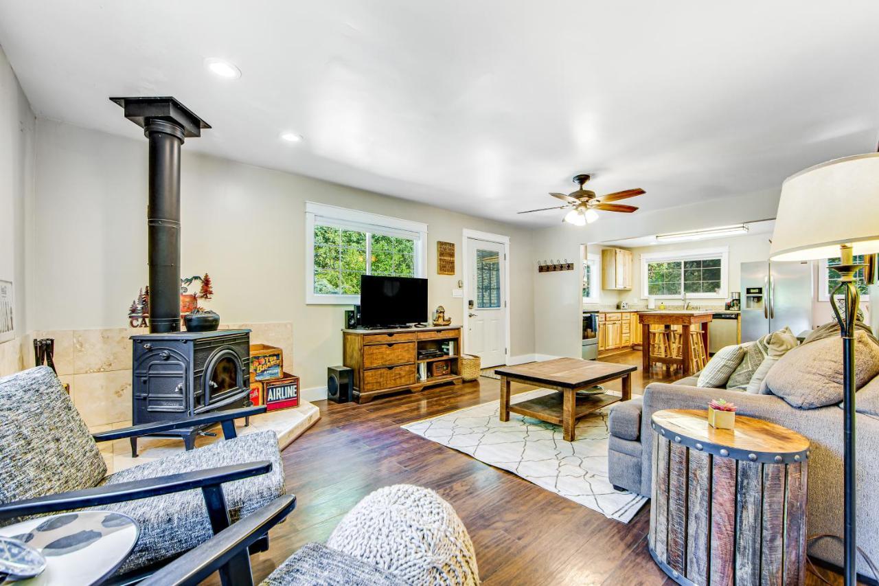 Orchard Near The River Escape Forestville Exterior photo