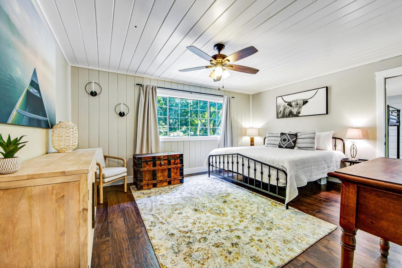 Orchard Near The River Escape Forestville Exterior photo